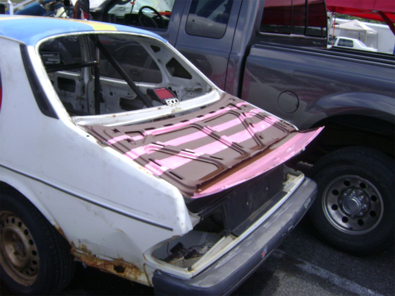 Illustration for article titled The 24 Hours Of LeMons New England 2009 Über Gallery, Part 2